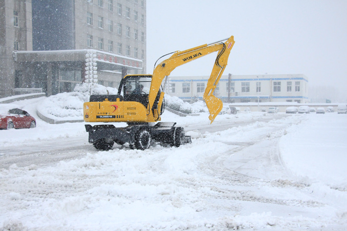 沃爾華挖掘機除雪